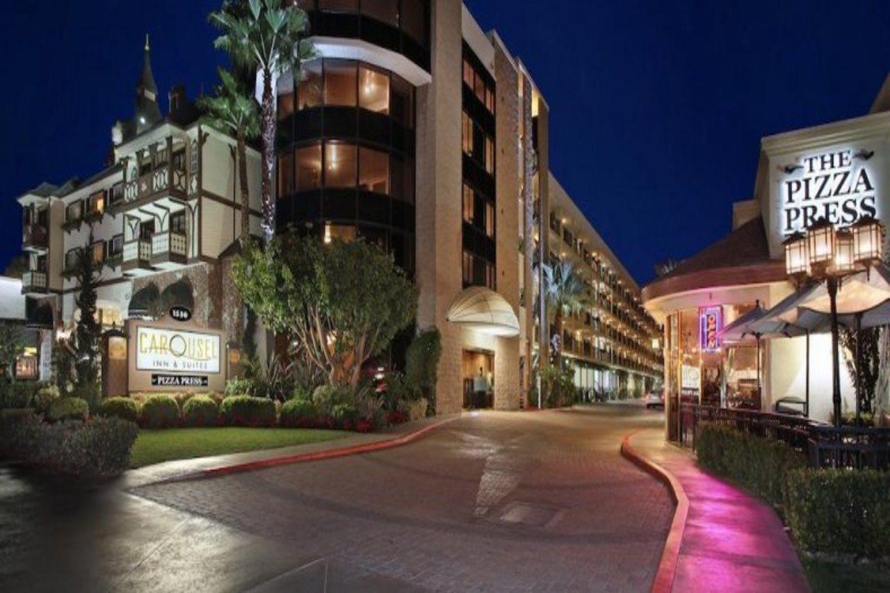 Carousel Inn And Suites อนาไฮม์ ภายนอก รูปภาพ