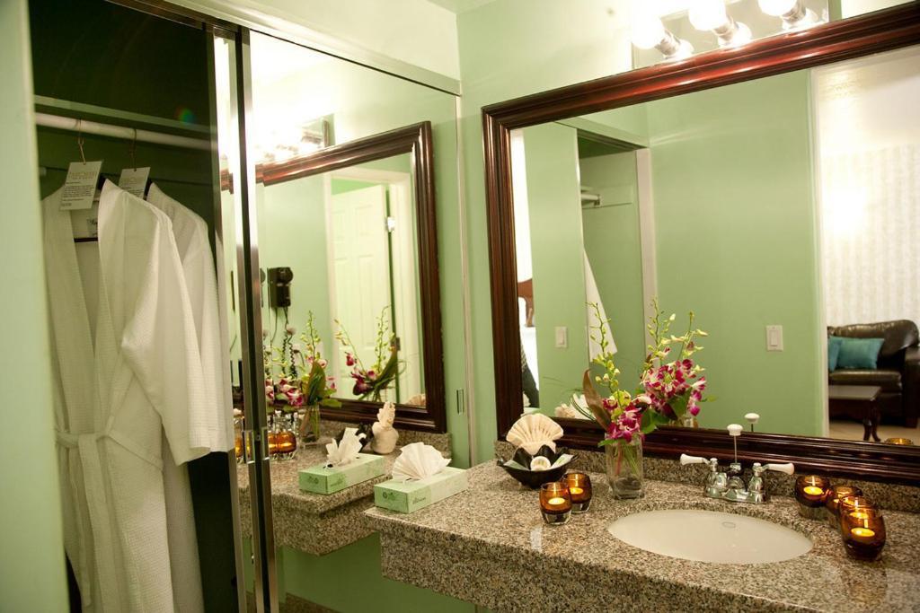 Carousel Inn And Suites อนาไฮม์ ภายนอก รูปภาพ