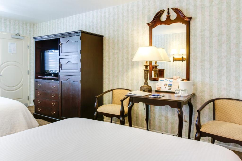 Carousel Inn And Suites อนาไฮม์ ภายนอก รูปภาพ